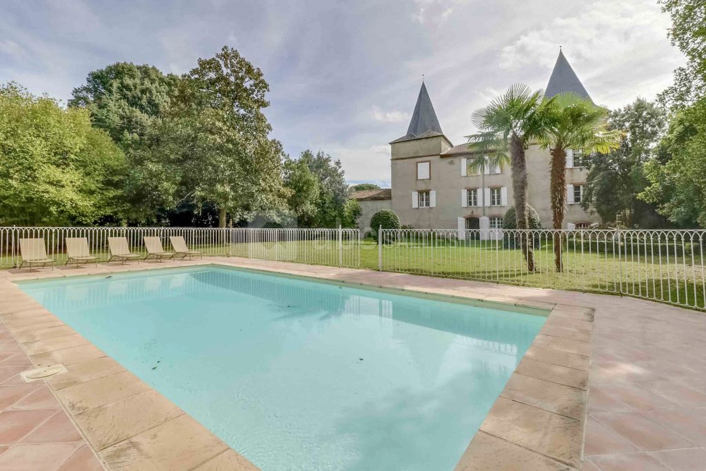 Piscine et Château de Riveneuve - Château en location pour vacances et mariage proche Toulouse