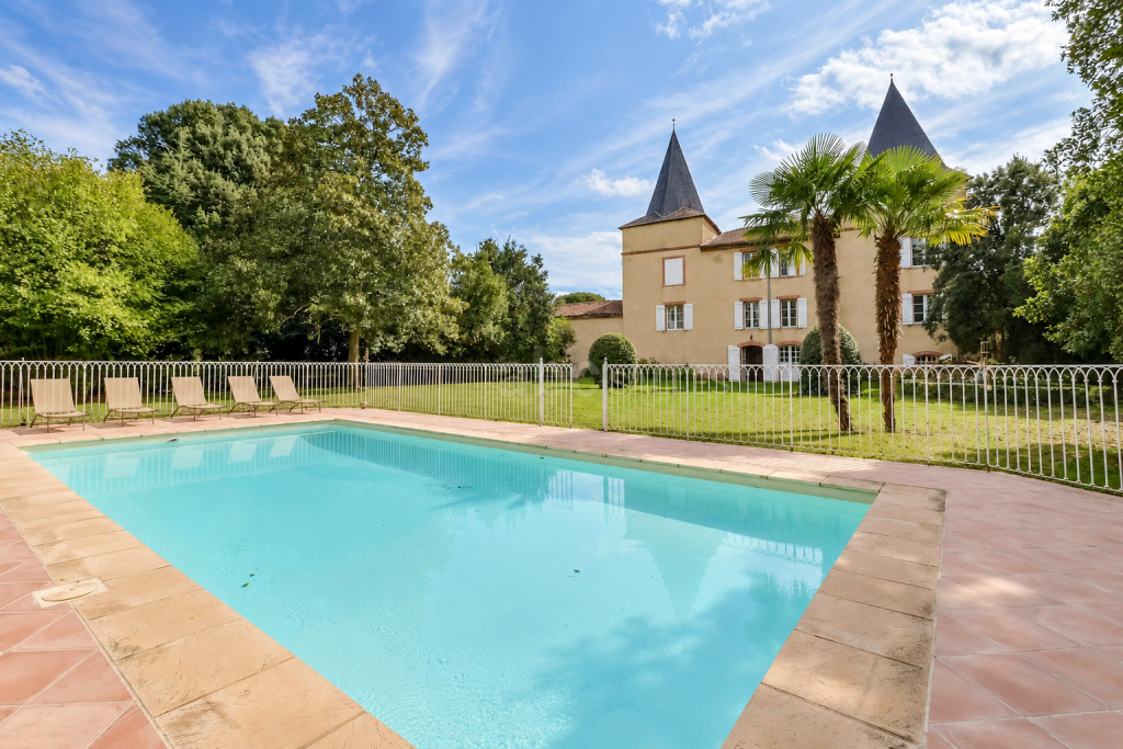 Piscine et Château de Riveneuve - Château en location pour vacances et mariage proche Toulouse