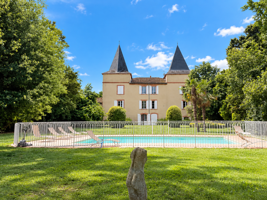 Piscine et Château de Riveneuve - Château en location pour vacances et mariage proche Toulouse