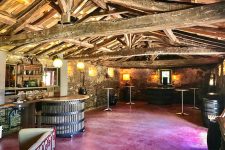 Salle de bar du château de la Bijoire  en Vendée - Château à louer pour mariage sejour, anniversaire week-end 