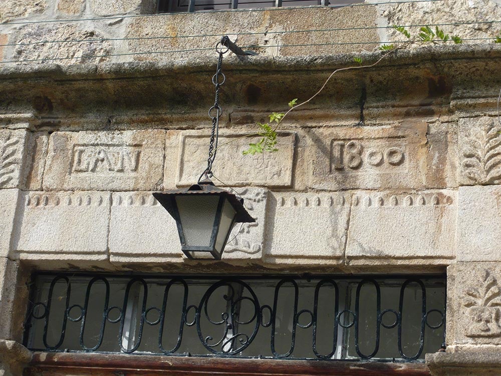 Cour du Château de Pralong