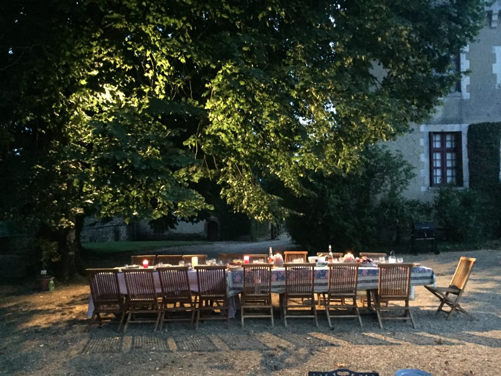 Table for 17 persons at château la Meynardie