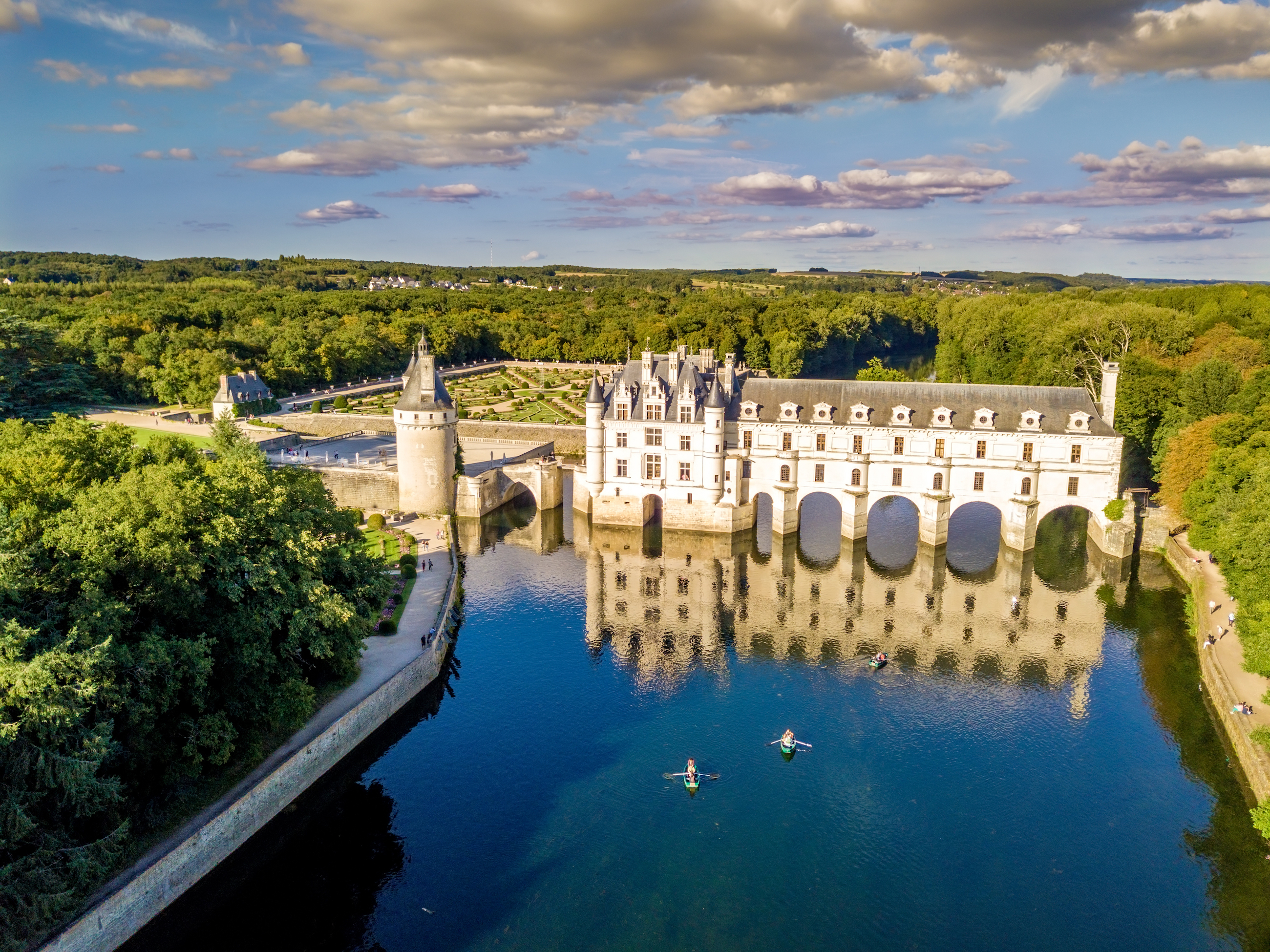 vue aérienne du château de chenonceau