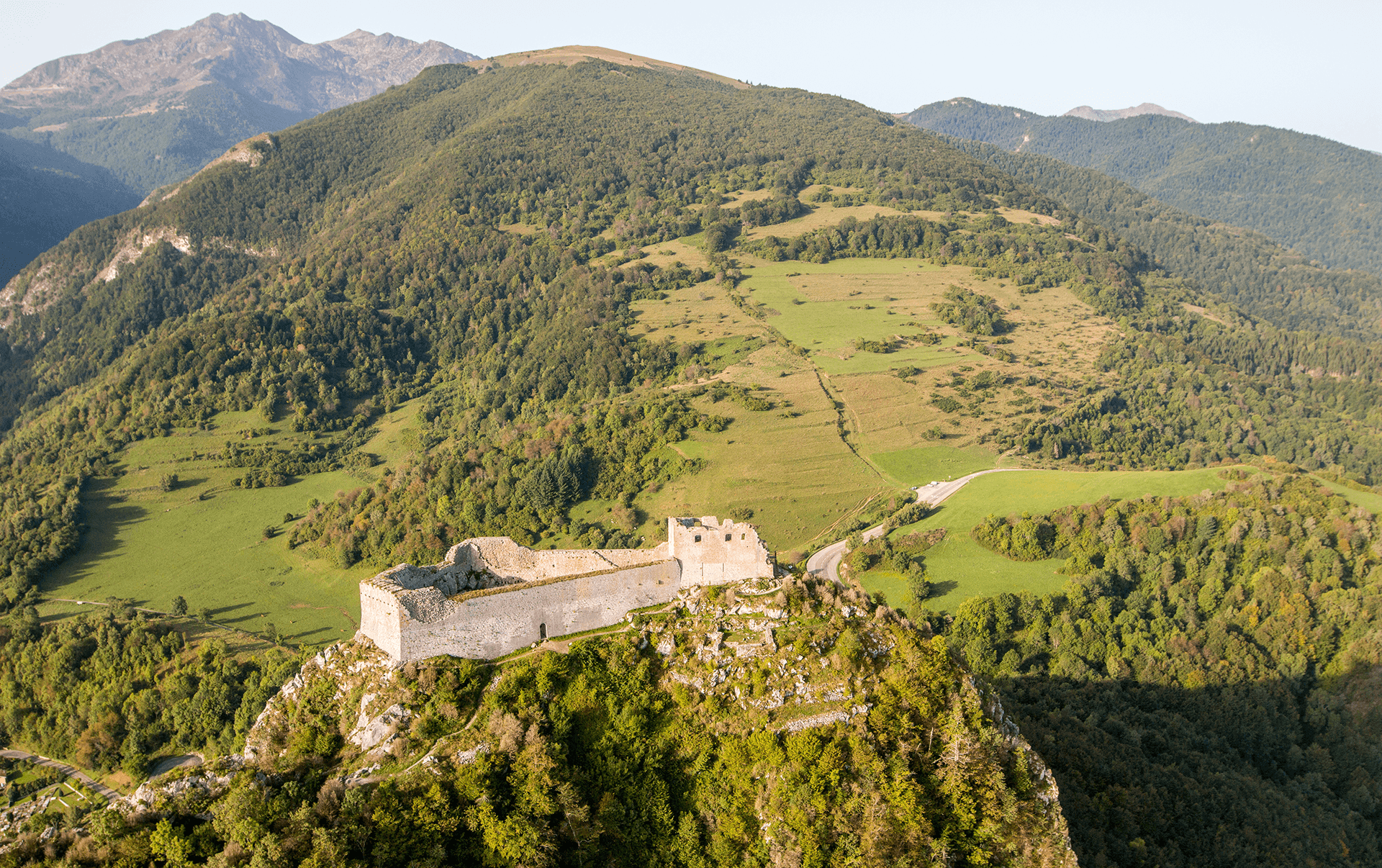 Vue aérienne du château de Montségur