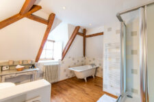 Washroom  - La chambre de Diane / Alexandra