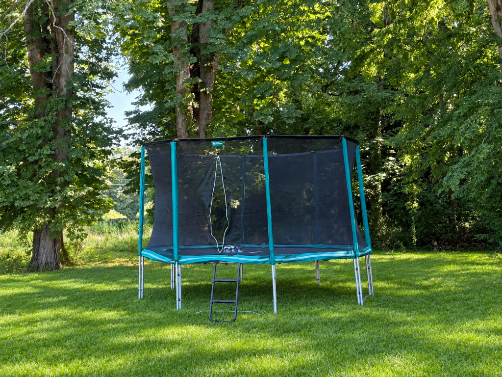Location château de La Bouillerie, domaine de 350 hectares, piscine chauffée et cinéma privé