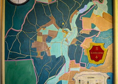 Peinture de la carte de la propriété du Château de Garraube montrant son évolution au fil du temps.