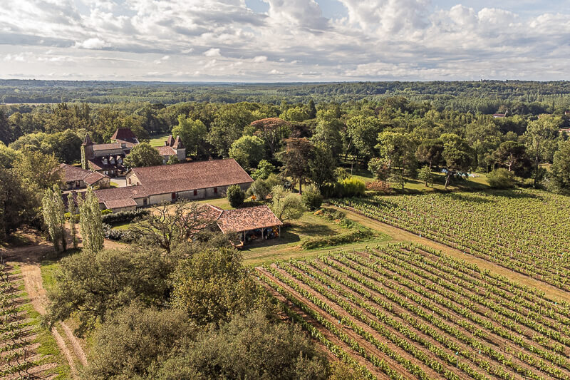Chateau Briat, elegant family home, part of which was the royal hunting lodge of King Henry IV, outdoor pool and tennis court, located in the family's Armagnac vineyard, exclusive rental, bedroom.