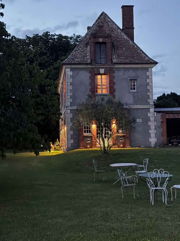 Château de Feuguerolles à louer à 1h20 de Paris pour séjour en famille, week-end et anniversaire