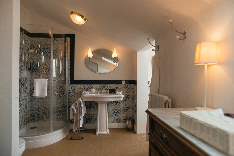 Bathroom in the château de Rocabella