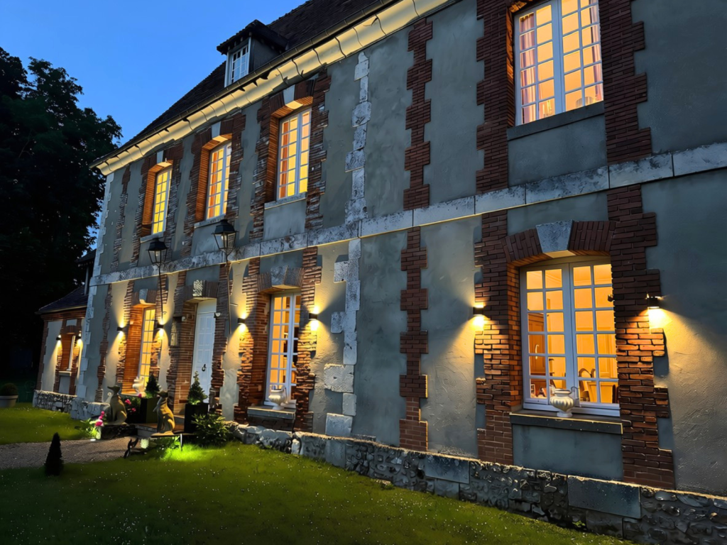 Château de Feuguerolles à louer à 1h20 de Paris pour séjour en famille, week-end et anniversaire