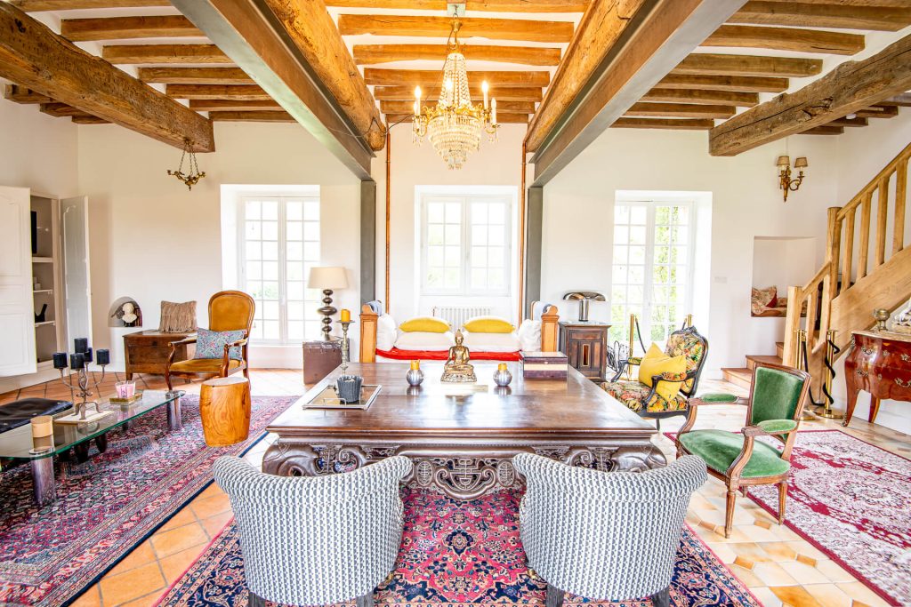 Feuguerolles Castle for rent, 1 hour and 20 minutes from Paris, for family vacations, weekend getaways, and birthday parties
