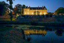 Le Château Amore la nuit