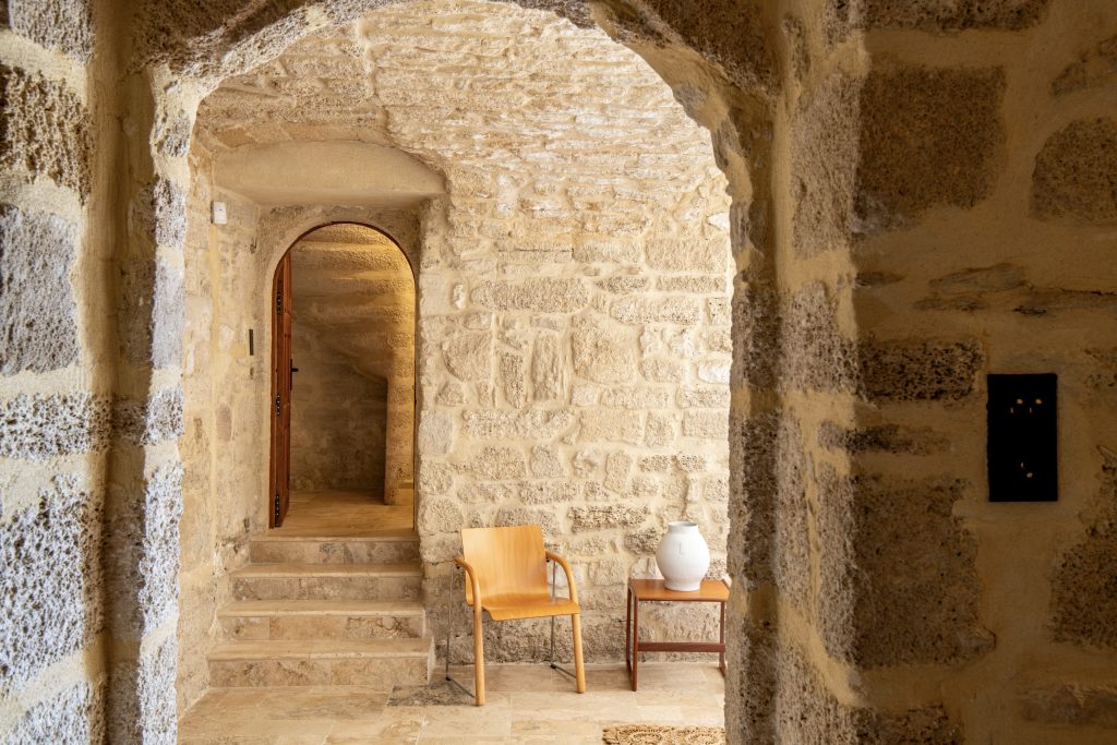 Château Les Boissières à louer, 12 chambres, hébergement 26 personnes