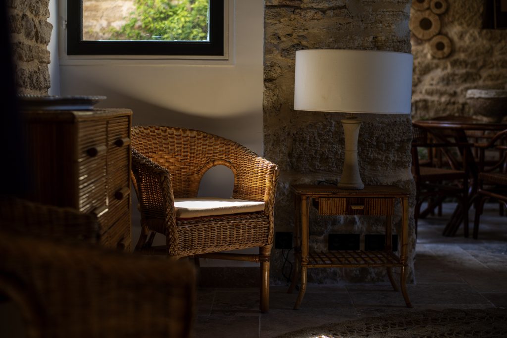 Château Les Boissières à louer, 12 chambres, hébergement 26 personnes
