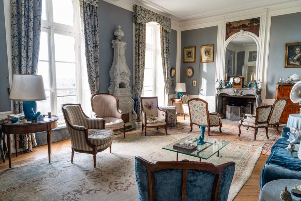 Rent the Château du Belvédère in Vézelay, Burgundy—a 4.5-hectare estate for weddings