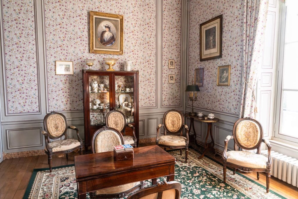 Rent the Château du Belvédère in Vézelay, Burgundy—a 4.5-hectare estate for weddings