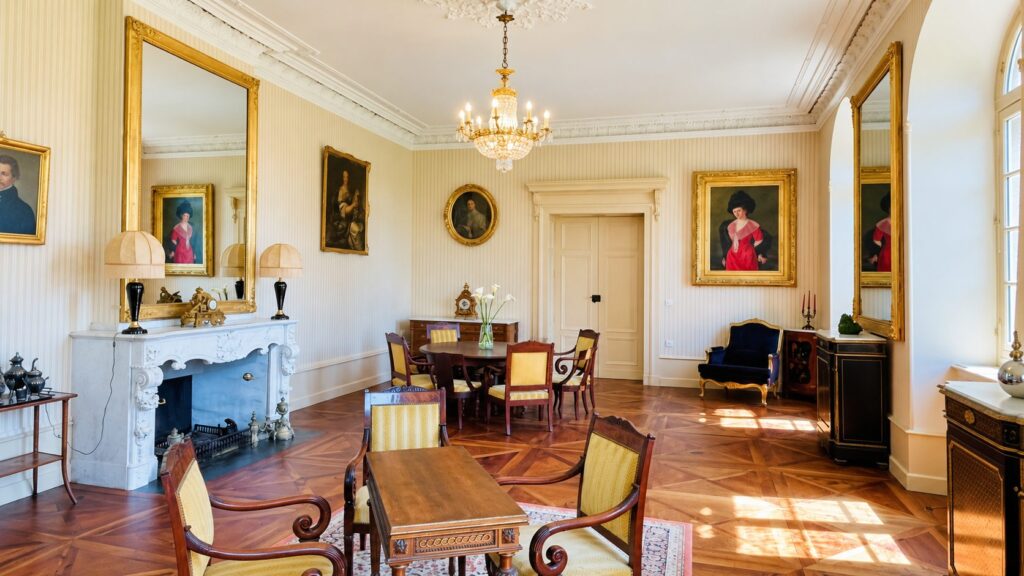 Salon d'honneur du château de Bagens